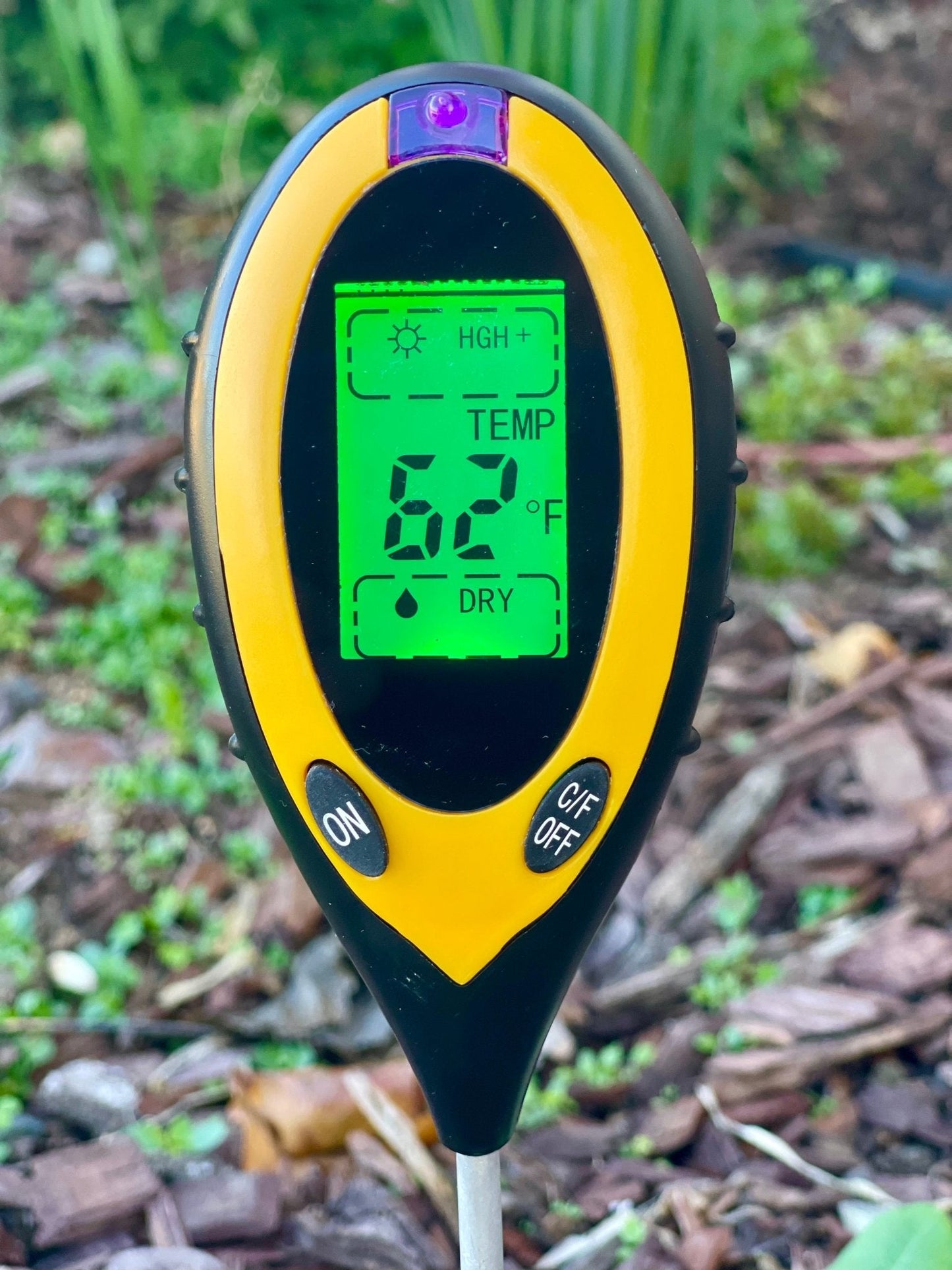 Medidor de suelo para jardín: pH, humedad, temperatura y luz (4 en 1)