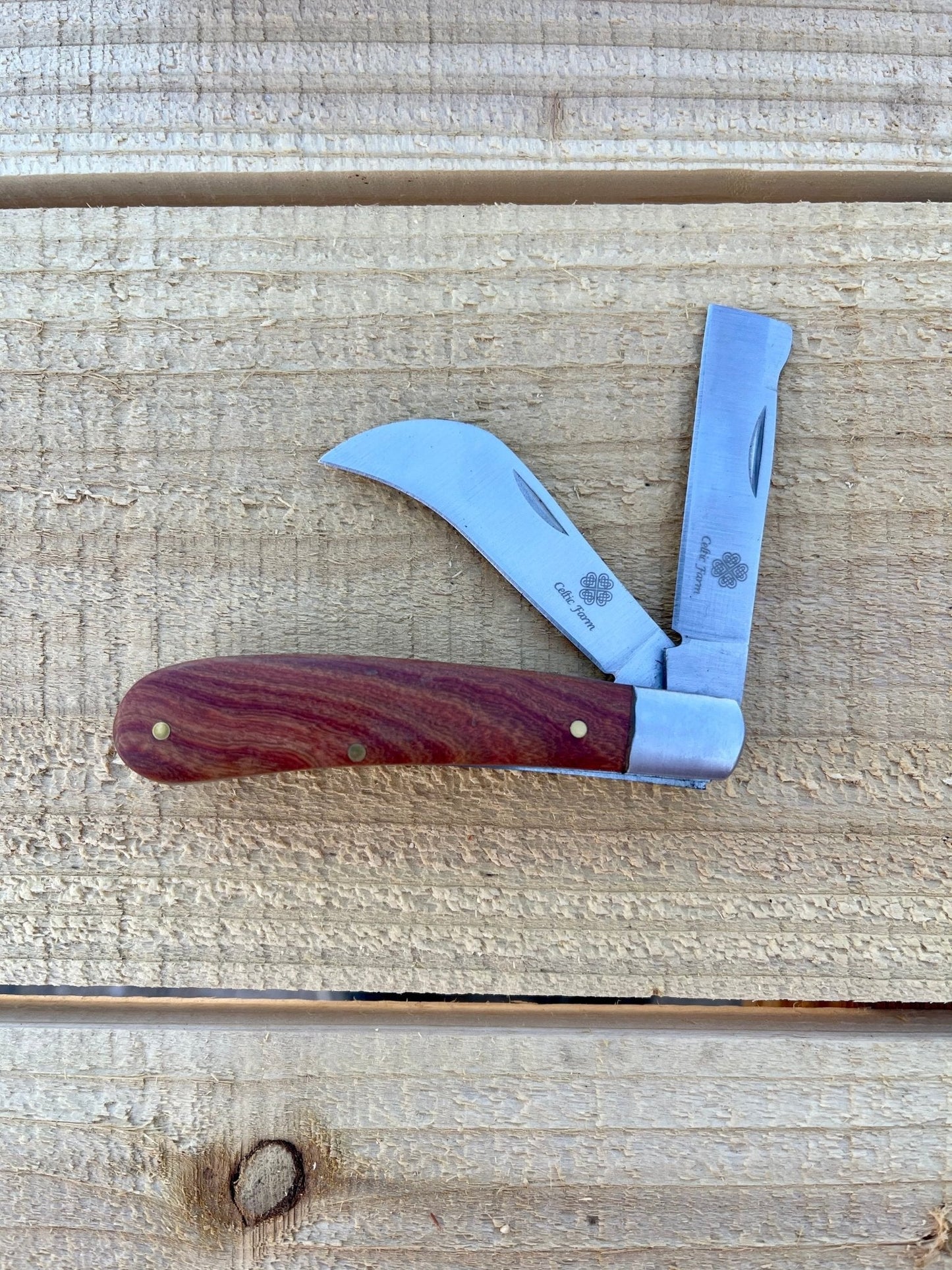 Cuchillo de jardinero profesional: para poda, injerto y propagación